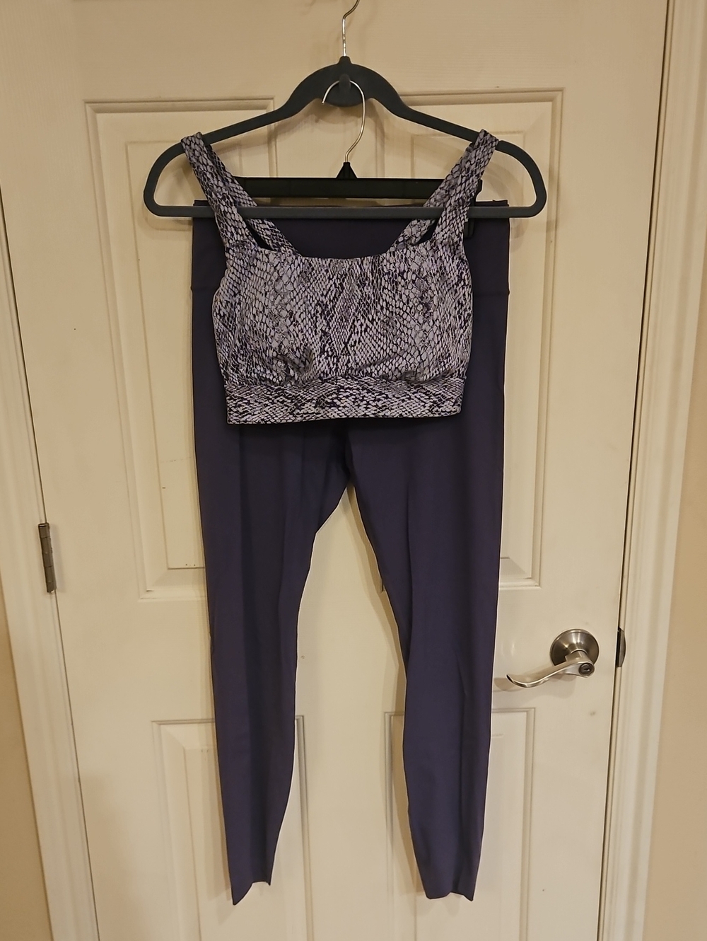 all in motion Purple Snake-Print Sports Bra with Deep Purple Leggings